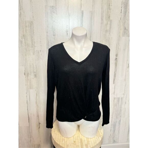 Candie’s black sweater - Picture 2 of 8